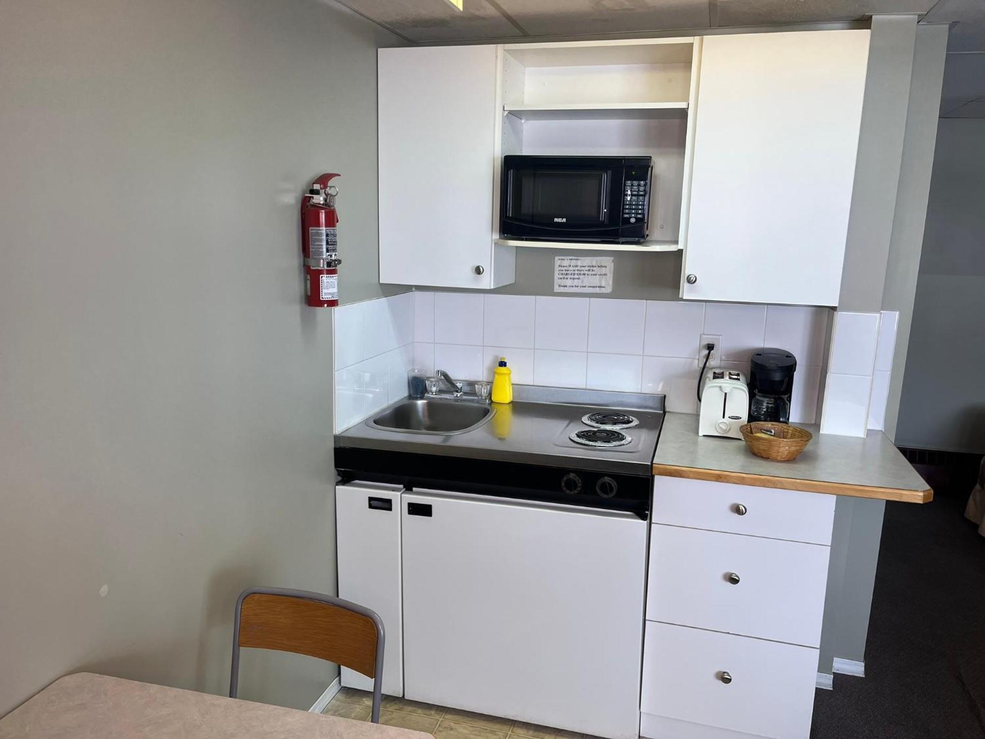 Raccoon Lodge Motel Sylvan Lake Pokoj fotografie