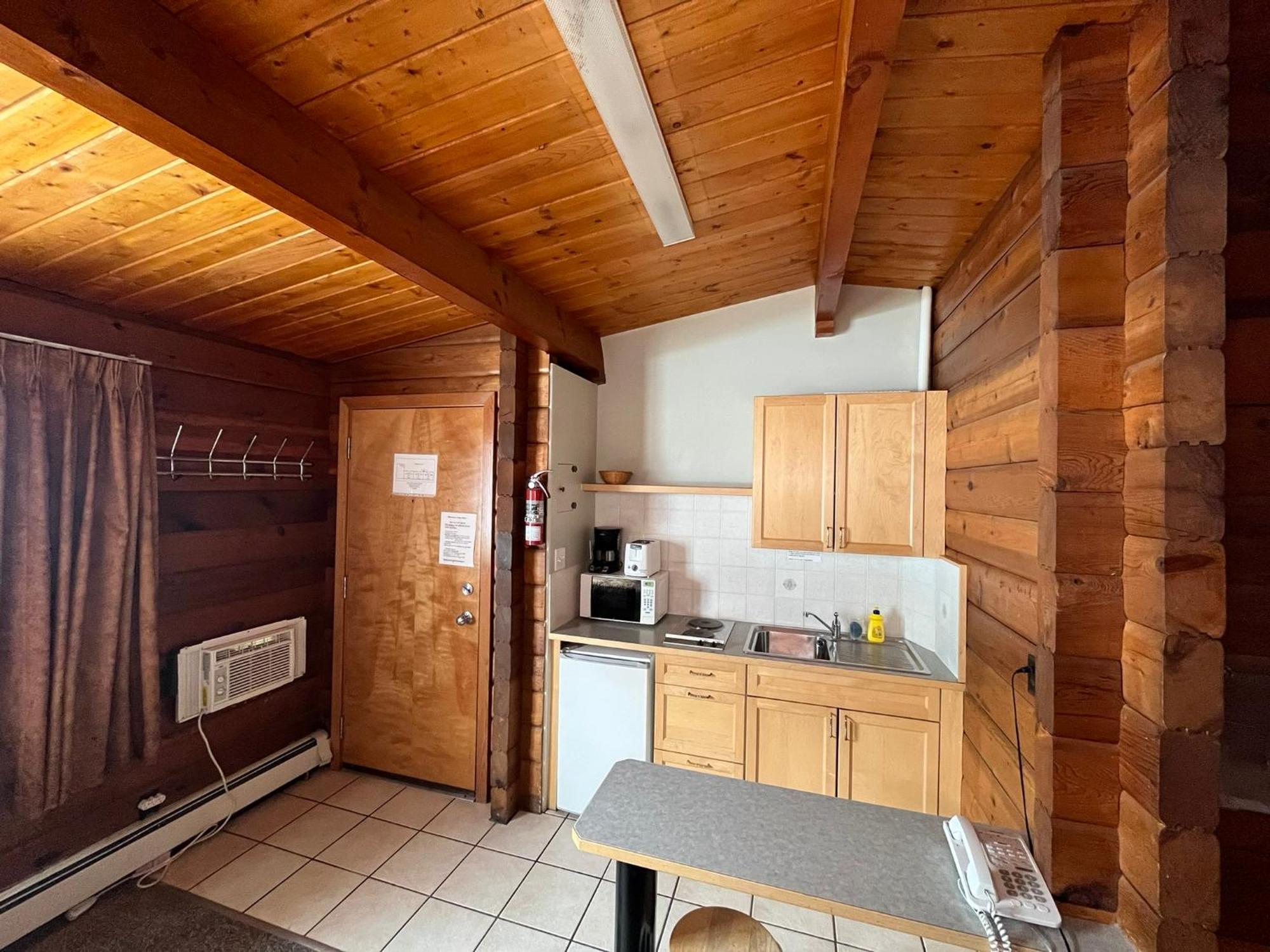 Raccoon Lodge Motel Sylvan Lake Exteriér fotografie