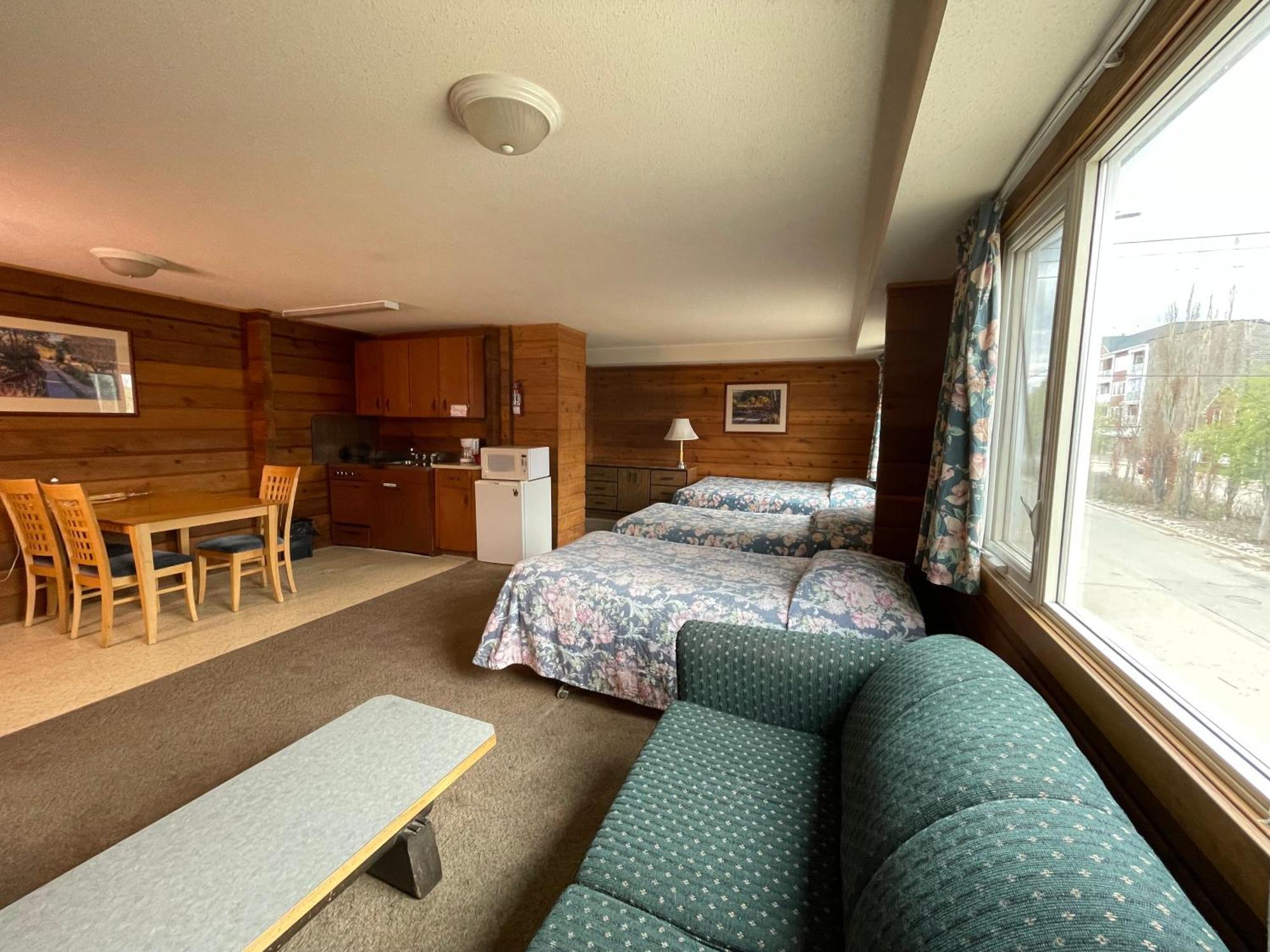 Raccoon Lodge Motel Sylvan Lake Exteriér fotografie
