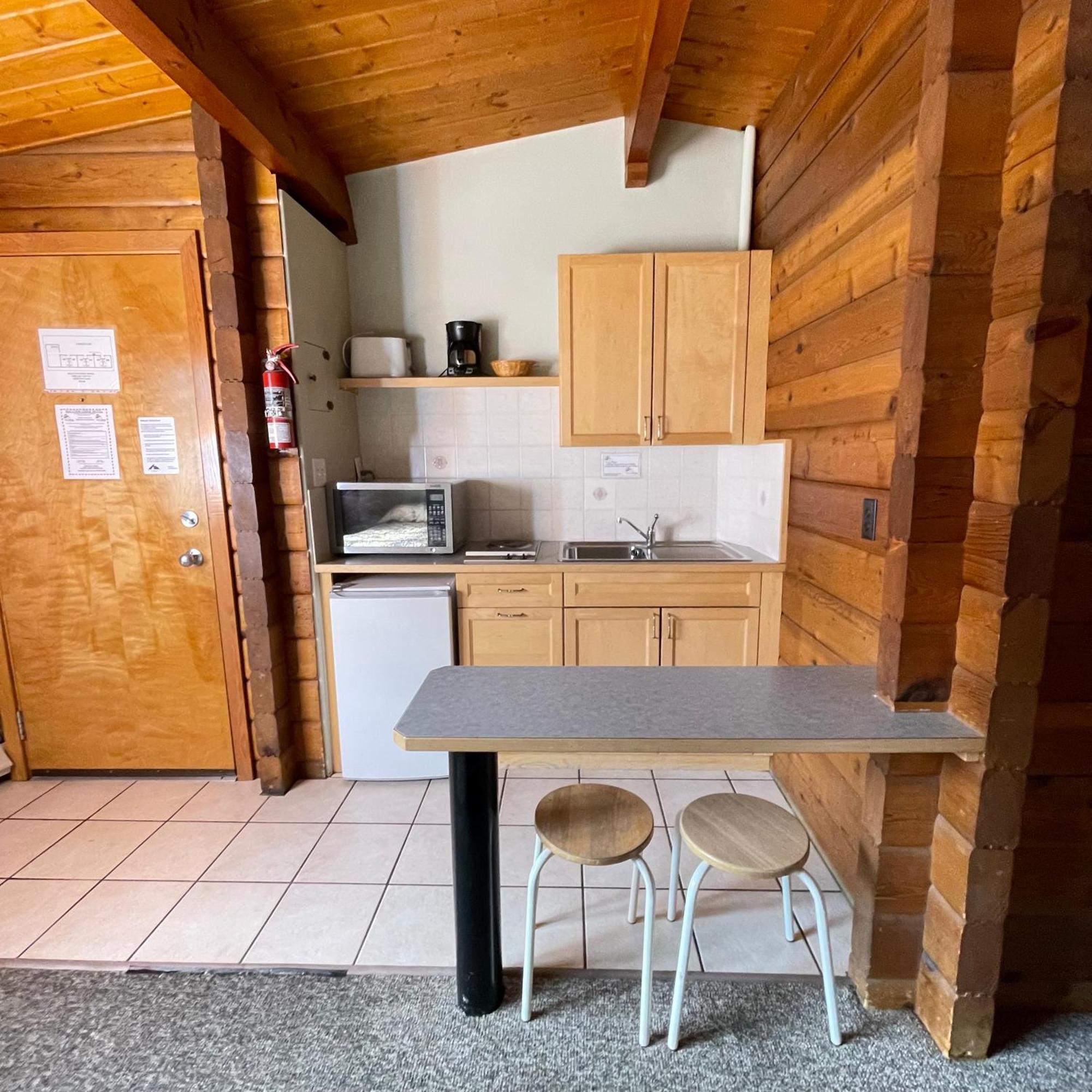 Raccoon Lodge Motel Sylvan Lake Exteriér fotografie